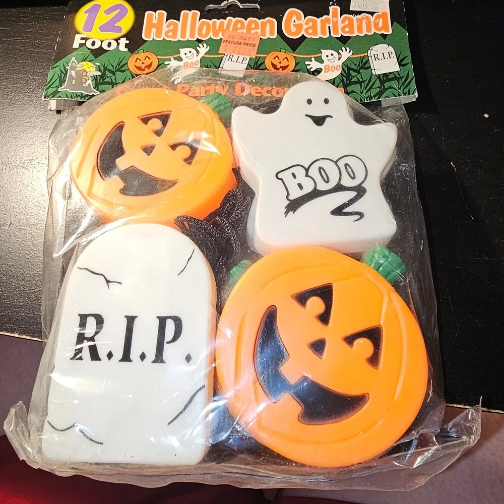 NIP Vintage Plastic Halloween Garland 12 Foot NOS Ghost‎ Pumpkin Tombstone